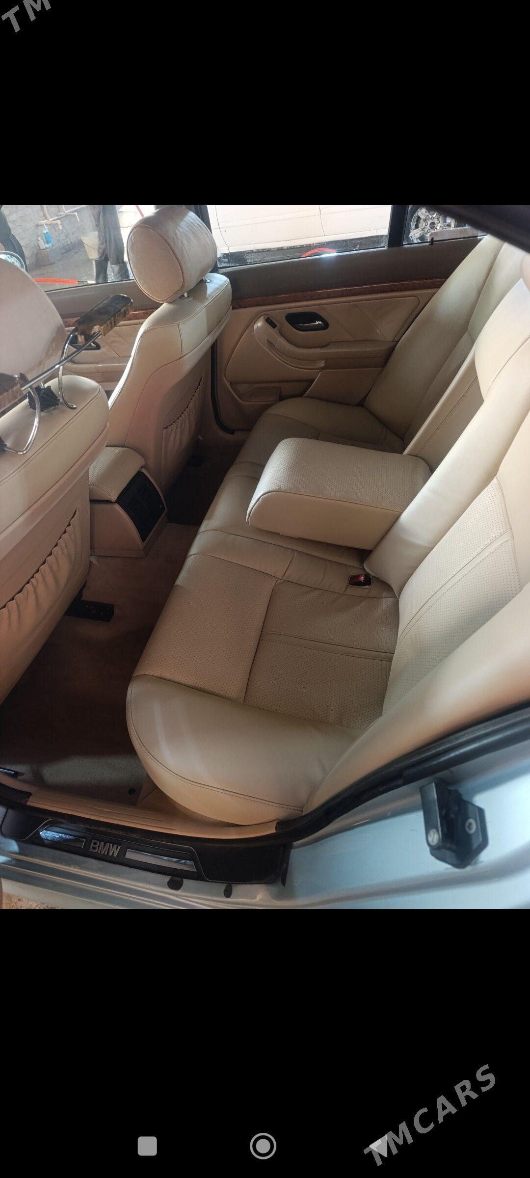 BMW 528 1999 - 120 000 TMT - Garabekewül - img 9