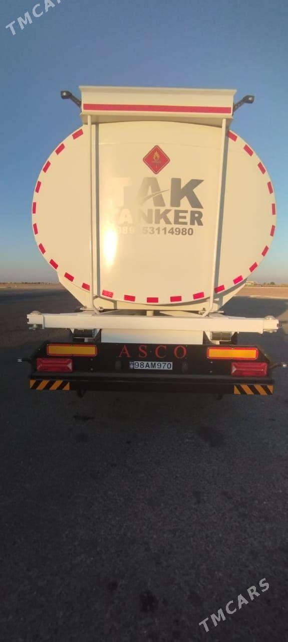 Krone Krone 2025 - 540 000 TMT - Серахс - img 1