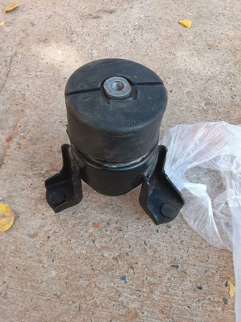 poduska 2 /4 camry şatun 400 TMT - Ашхабад - img 2