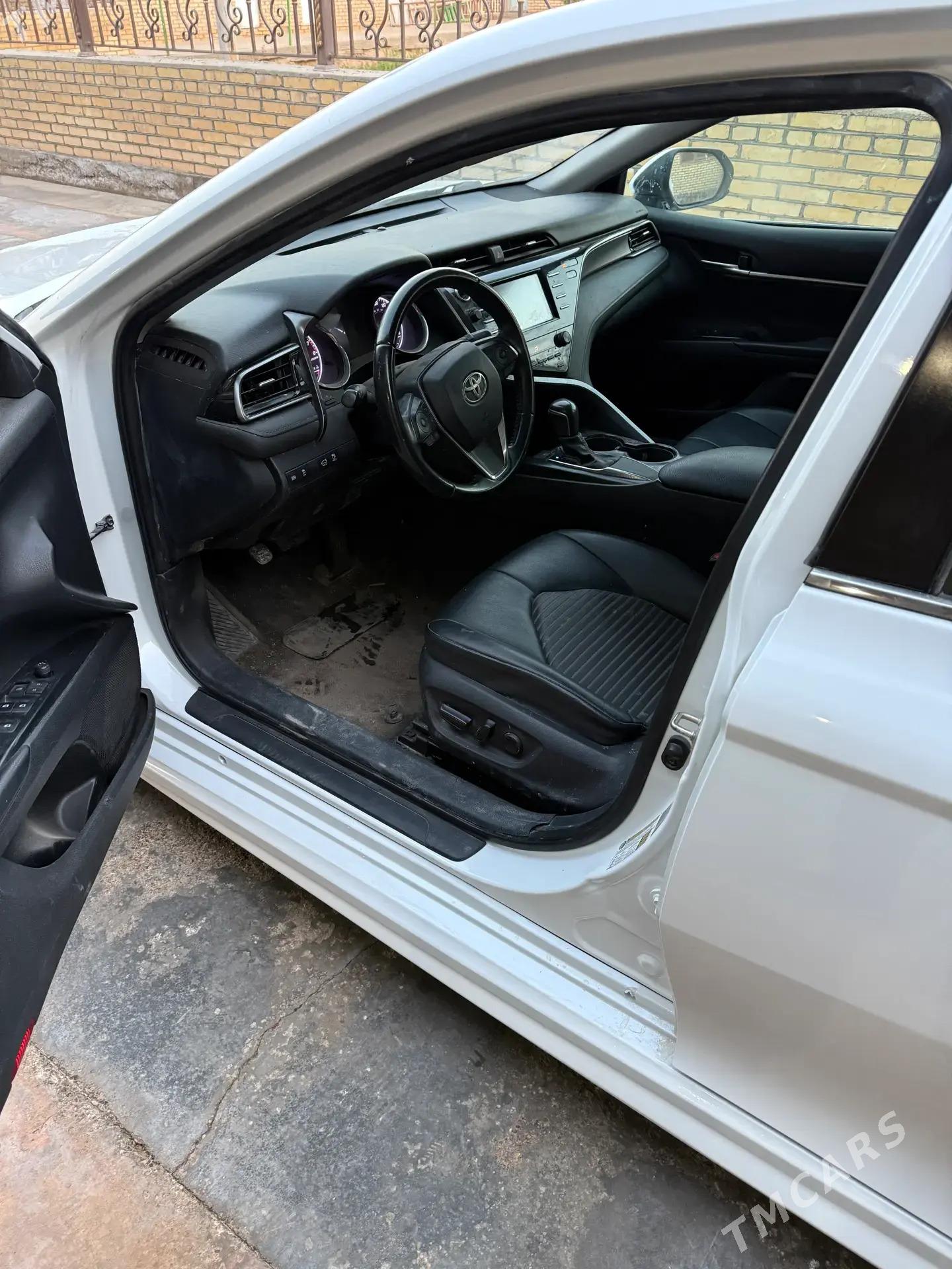 Toyota Camry 2020 - 320 000 TMT - Baýramaly - img 6