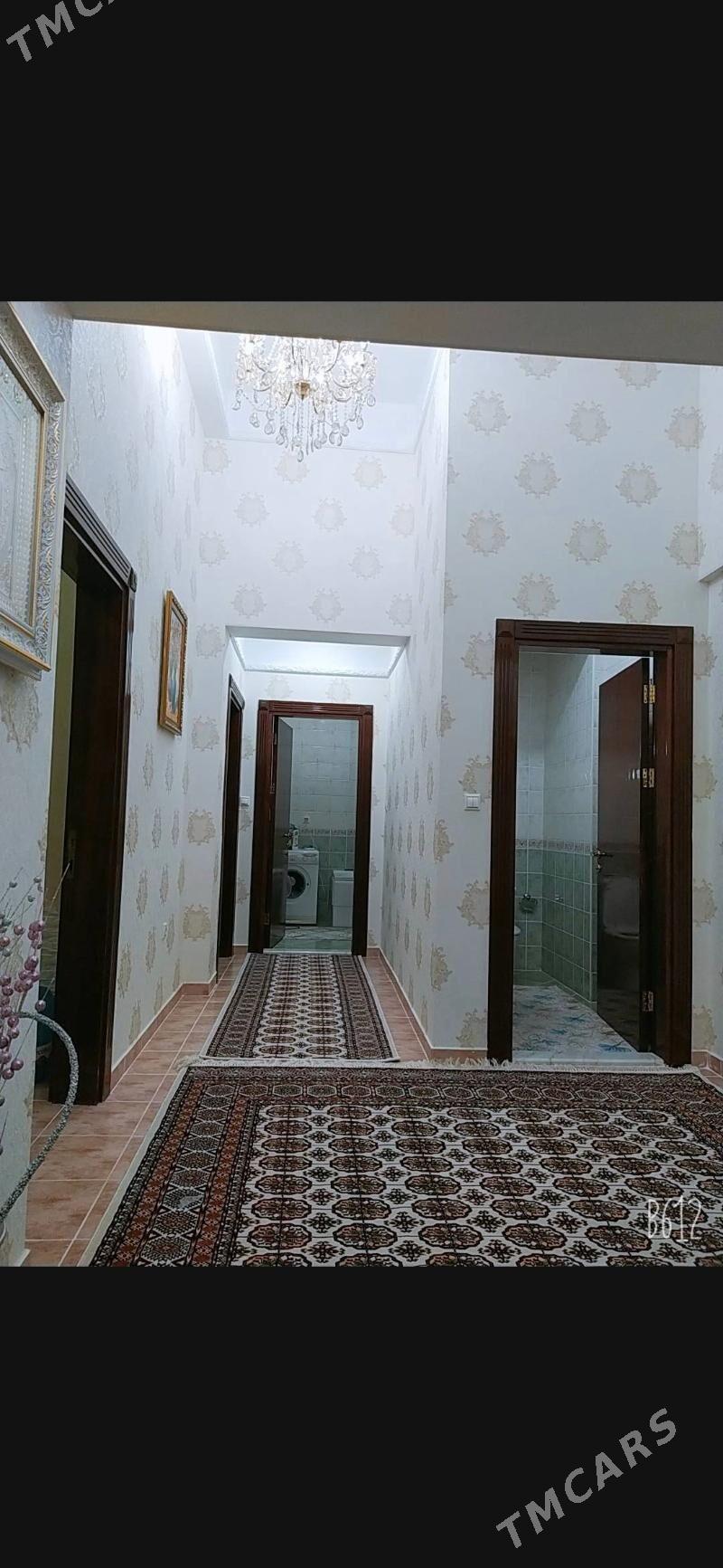 turkmen haly - Sowetskiý köç. (Garaşsyzlyk şaýoly) - img 1