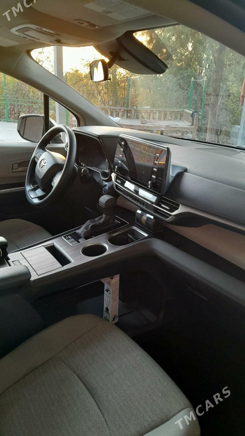 Toyota Sienna 2022 - 520 000 TMT - Köýtendag - img 7