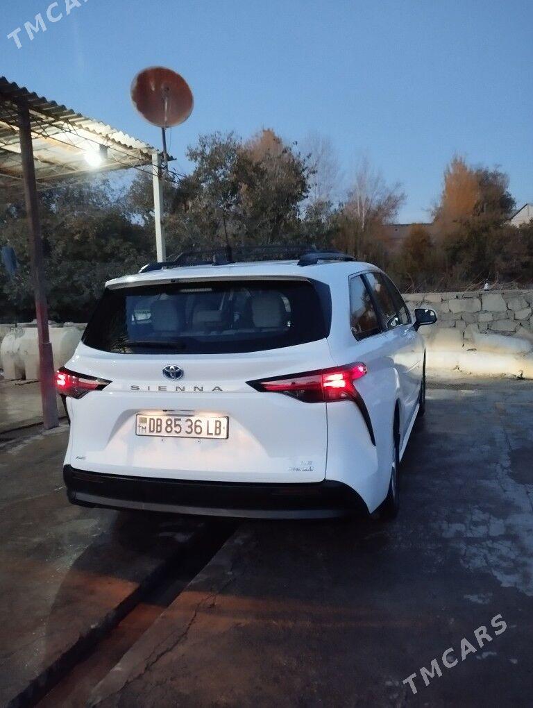 Toyota Sienna 2022 - 520 000 TMT - Köýtendag - img 4