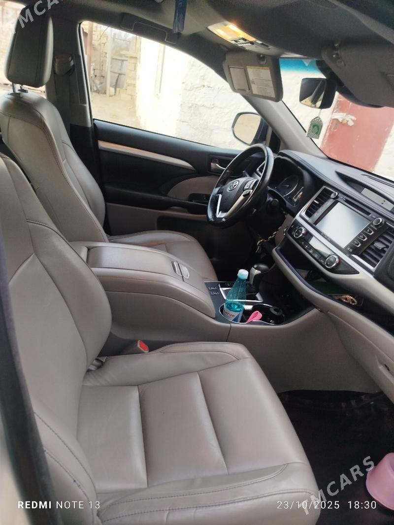 Toyota Highlander 2017 - 440 000 TMT - Туркменбаши - img 4