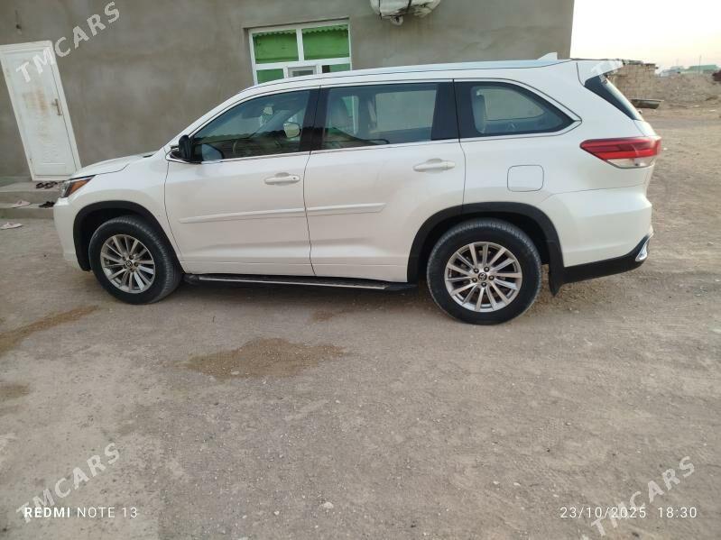 Toyota Highlander 2017 - 440 000 TMT - Туркменбаши - img 7