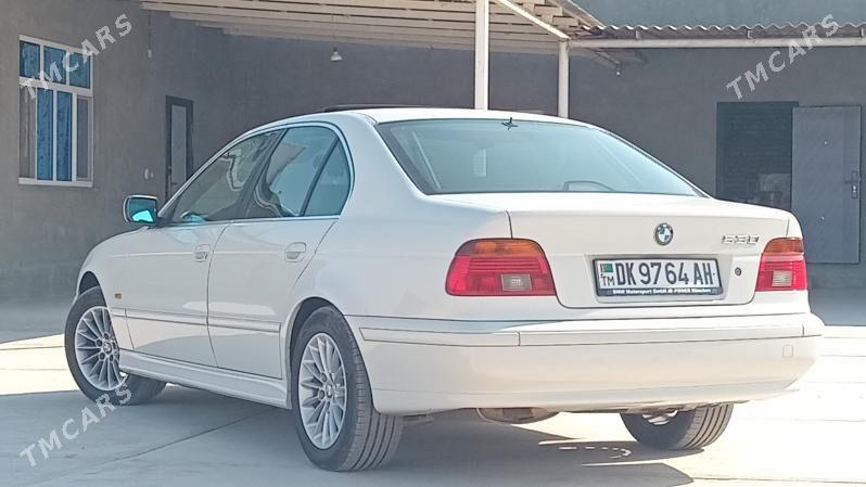 BMW E39 2002 - 140 000 TMT - Kaka - img 2