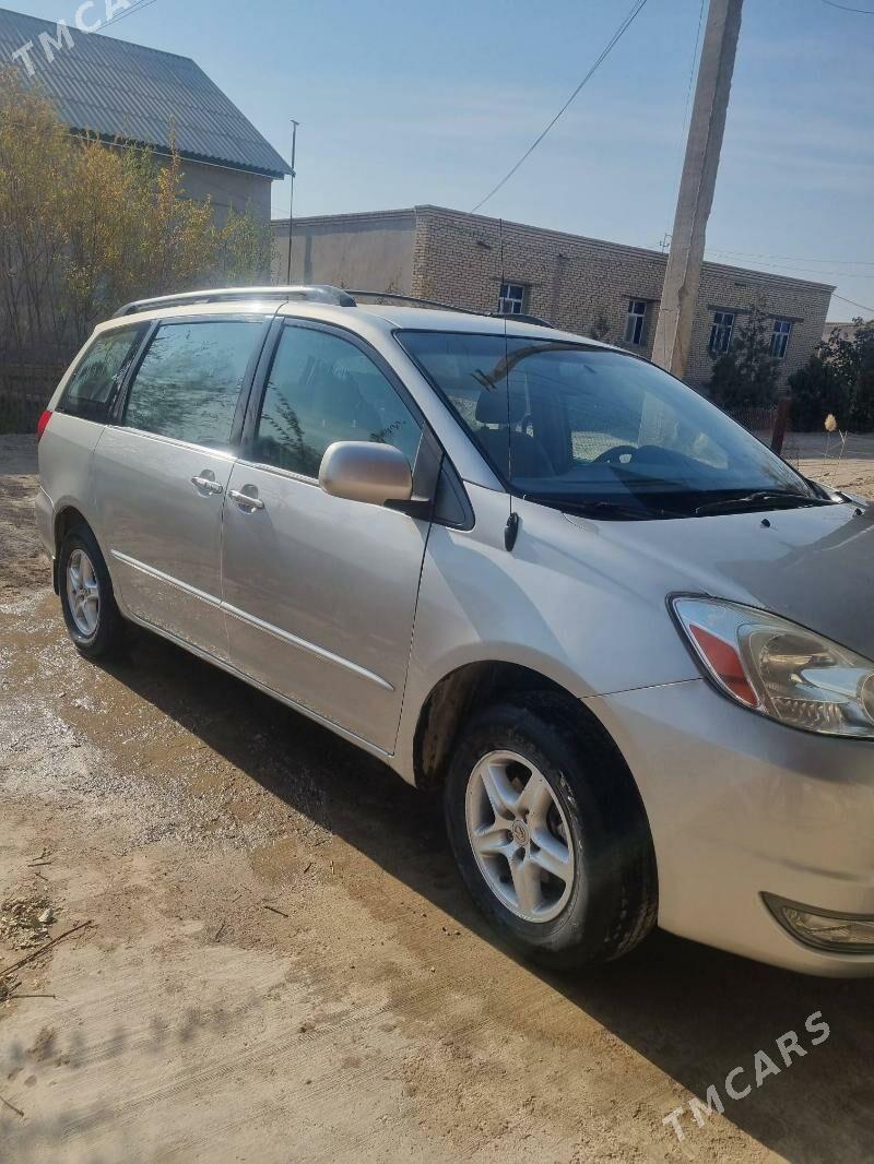 Toyota Sienna 2004 - 220 000 TMT - Köneürgenç - img 4