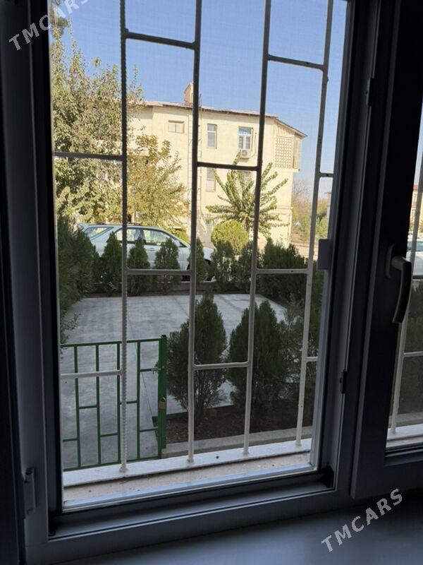 30 микрорайон 2 комнаты 1 этаж - 30 mkr - img 1