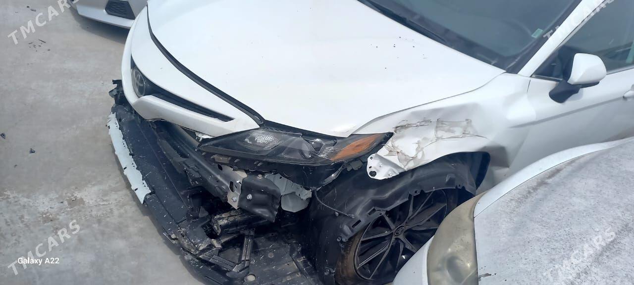Toyota Camry 2021 - 340 000 TMT - Бузмеин - img 8