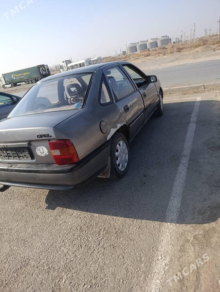 Opel Vectra 1991 - 20 000 TMT - Дянев - img 12