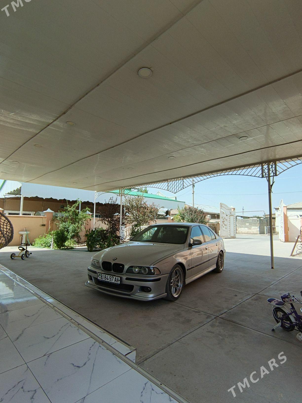 BMW E39 2001 - 165 000 TMT - Кака - img 7