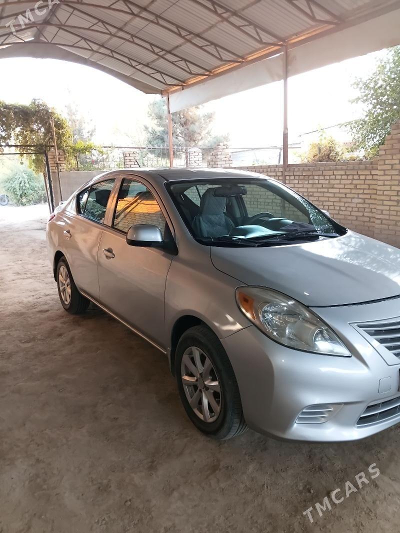 Nissan Versa 2013 - 130 000 TMT - Ходжамбаз - img 2