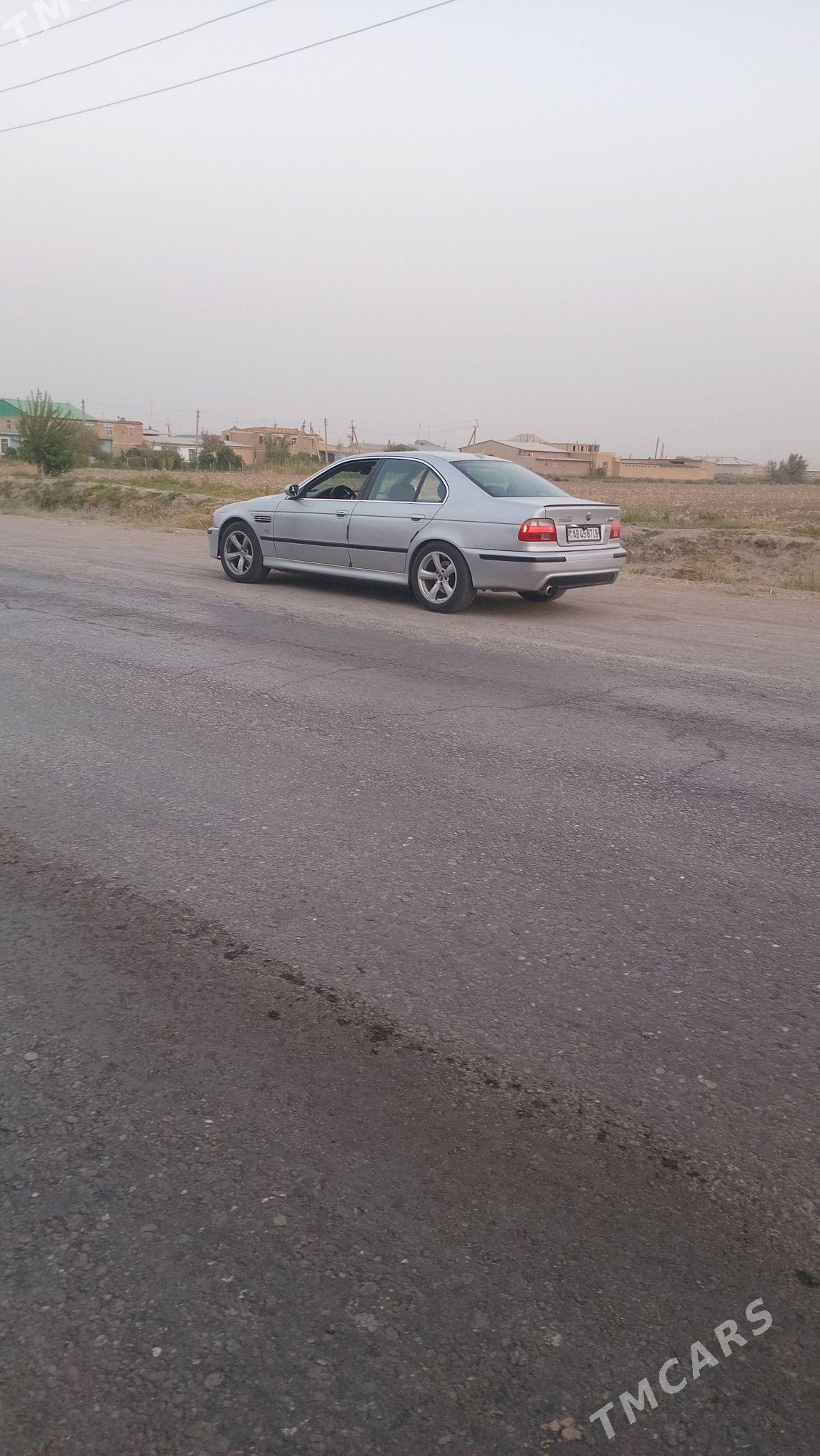 BMW E39 2003 - 130 000 TMT - Dänew - img 7