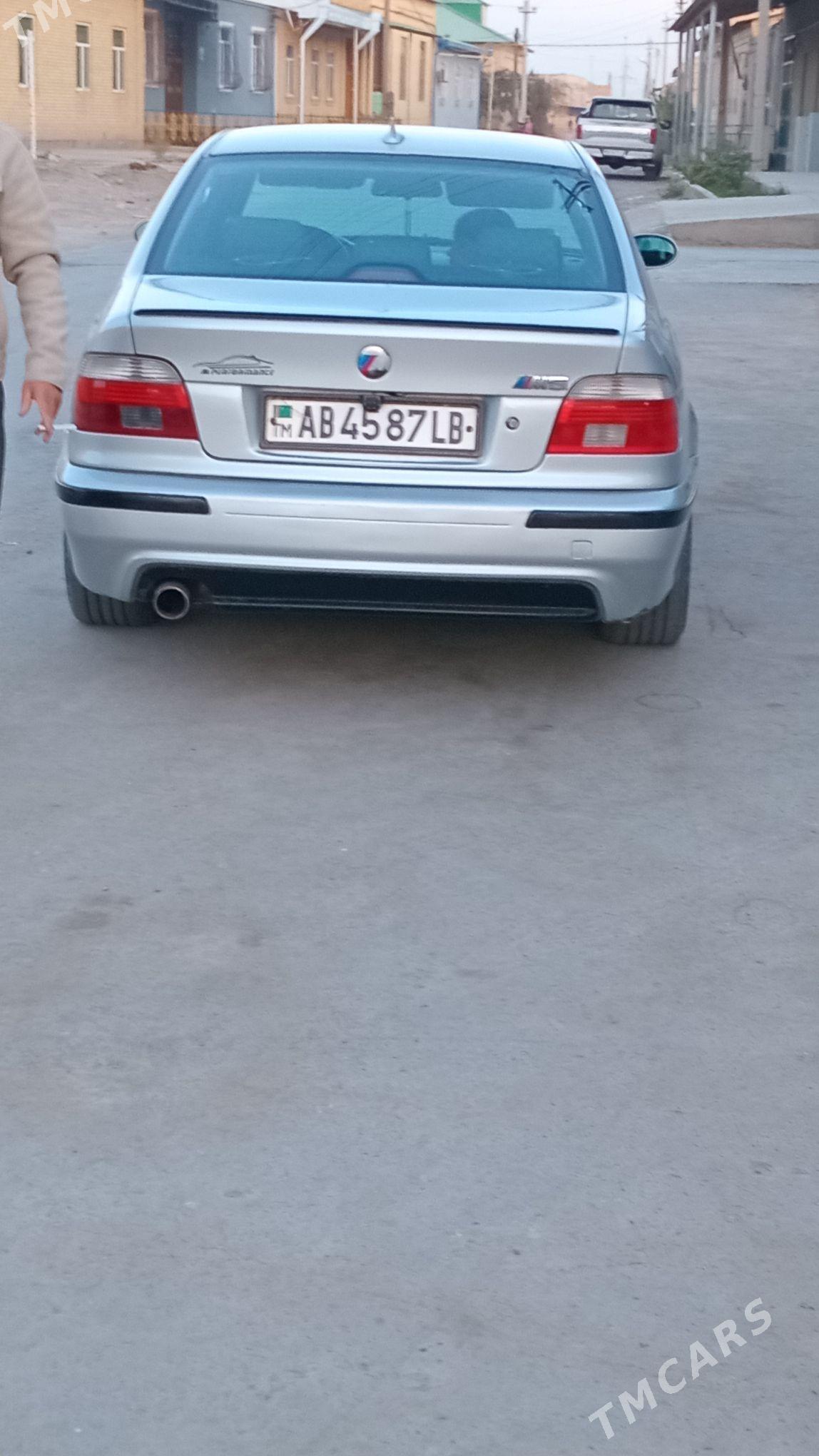 BMW E39 2003 - 130 000 TMT - Dänew - img 3