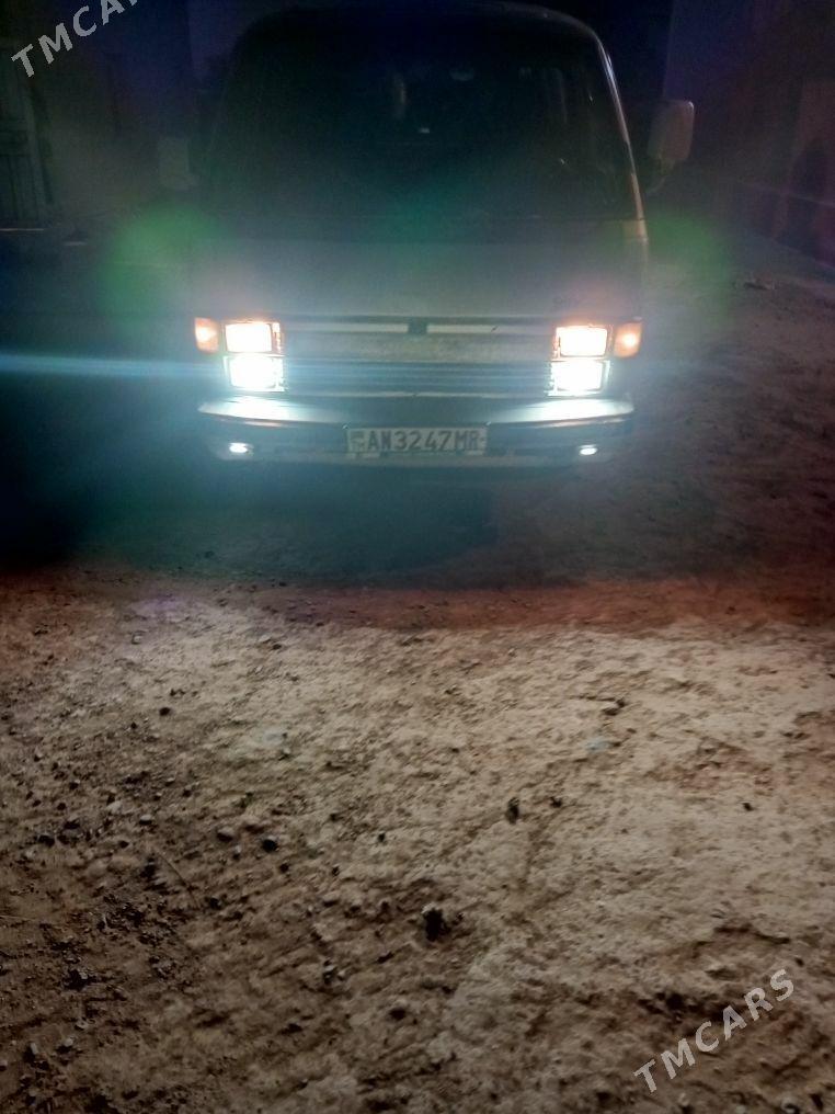 Toyota Hiace 1987 - 40 000 TMT - Мургап - img 4