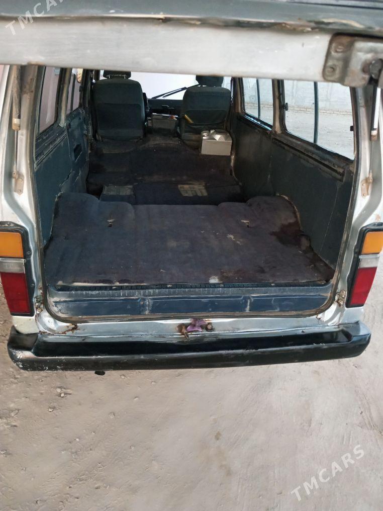 Toyota Hiace 1987 - 40 000 TMT - Мургап - img 3