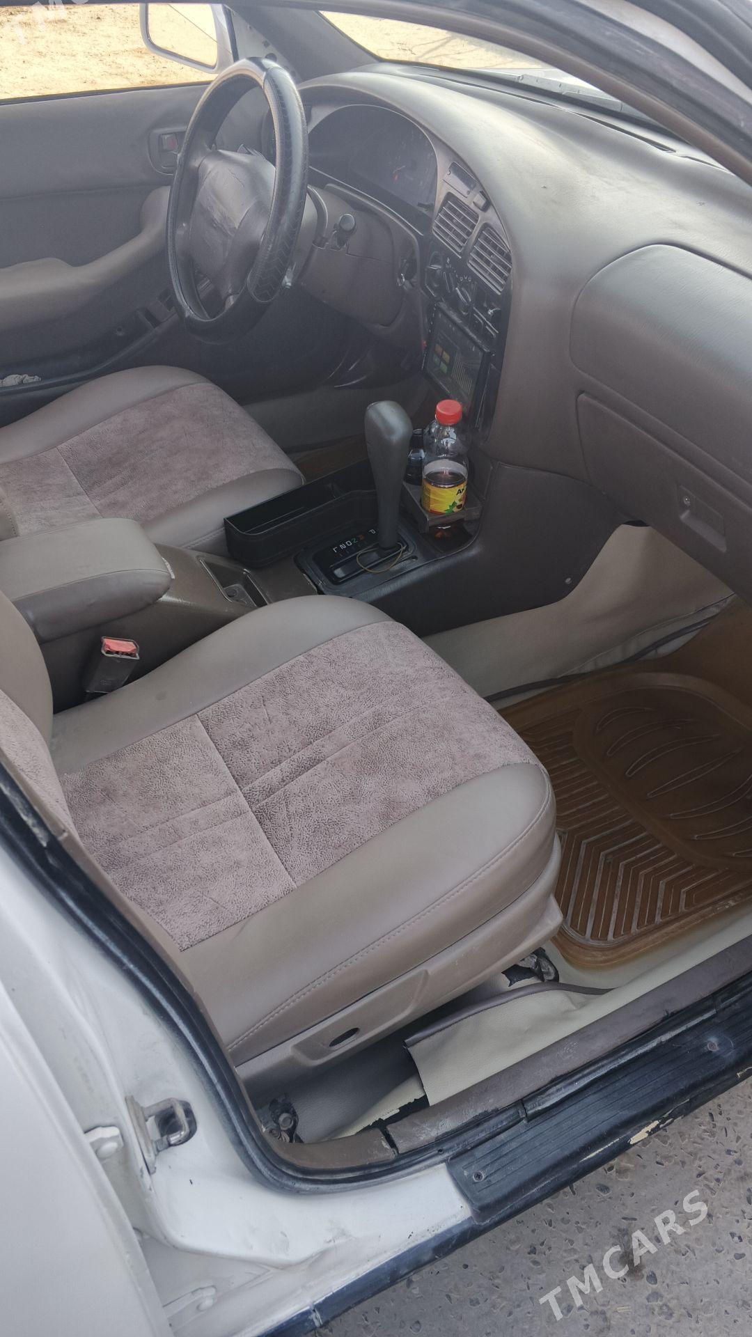 Toyota Camry 1995 - 75 000 TMT - Saýat - img 6