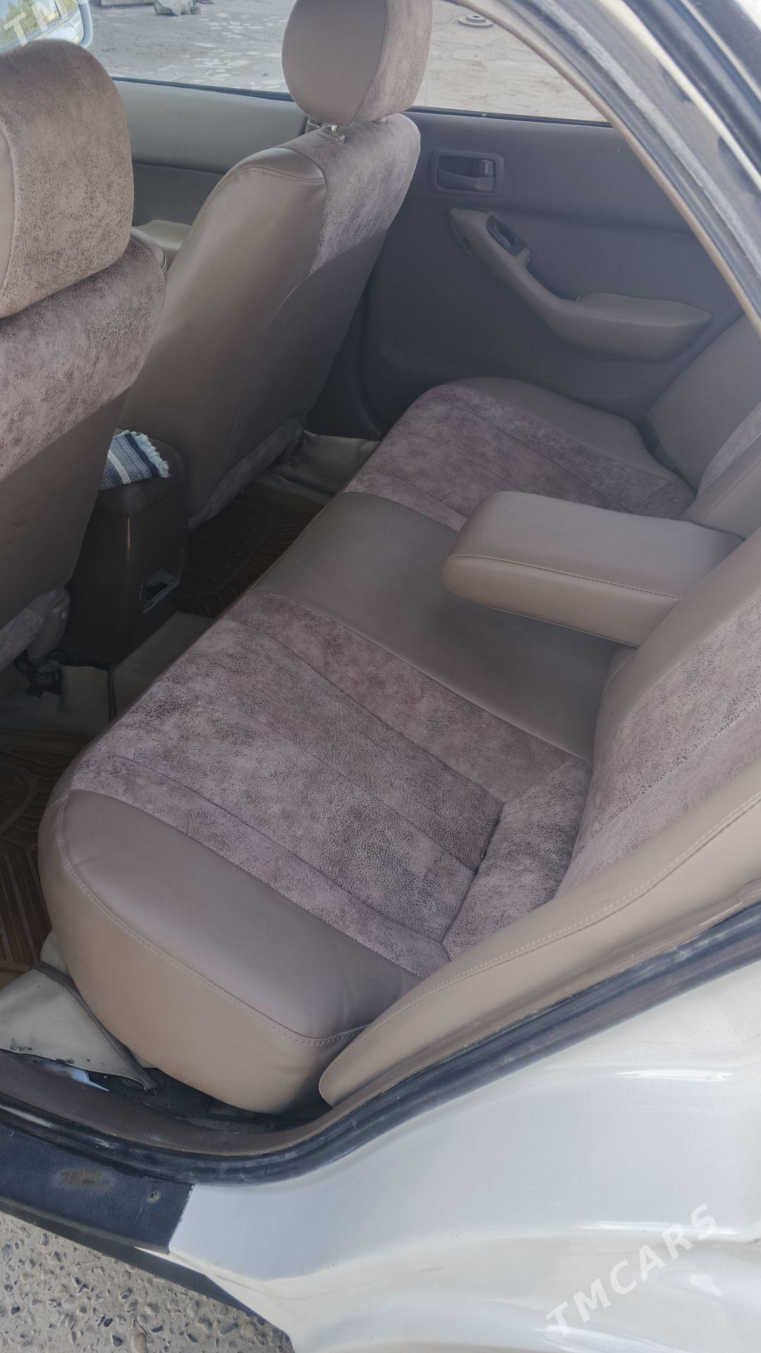 Toyota Camry 1995 - 75 000 TMT - Saýat - img 7