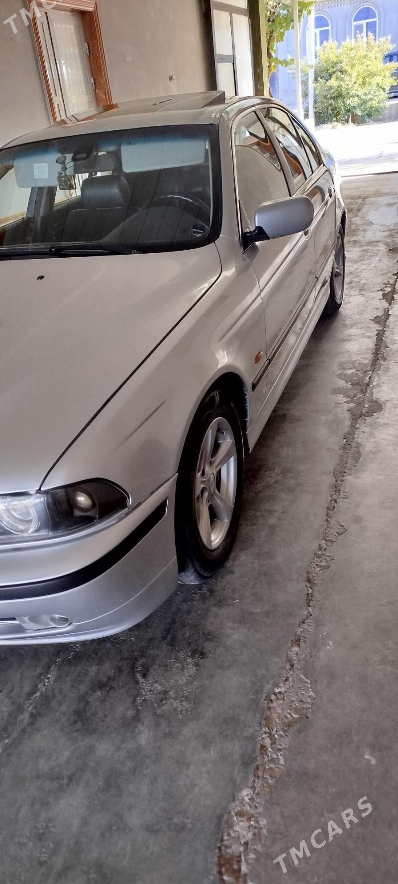 BMW E39 2002 - 110 000 TMT - Çärjew - img 7