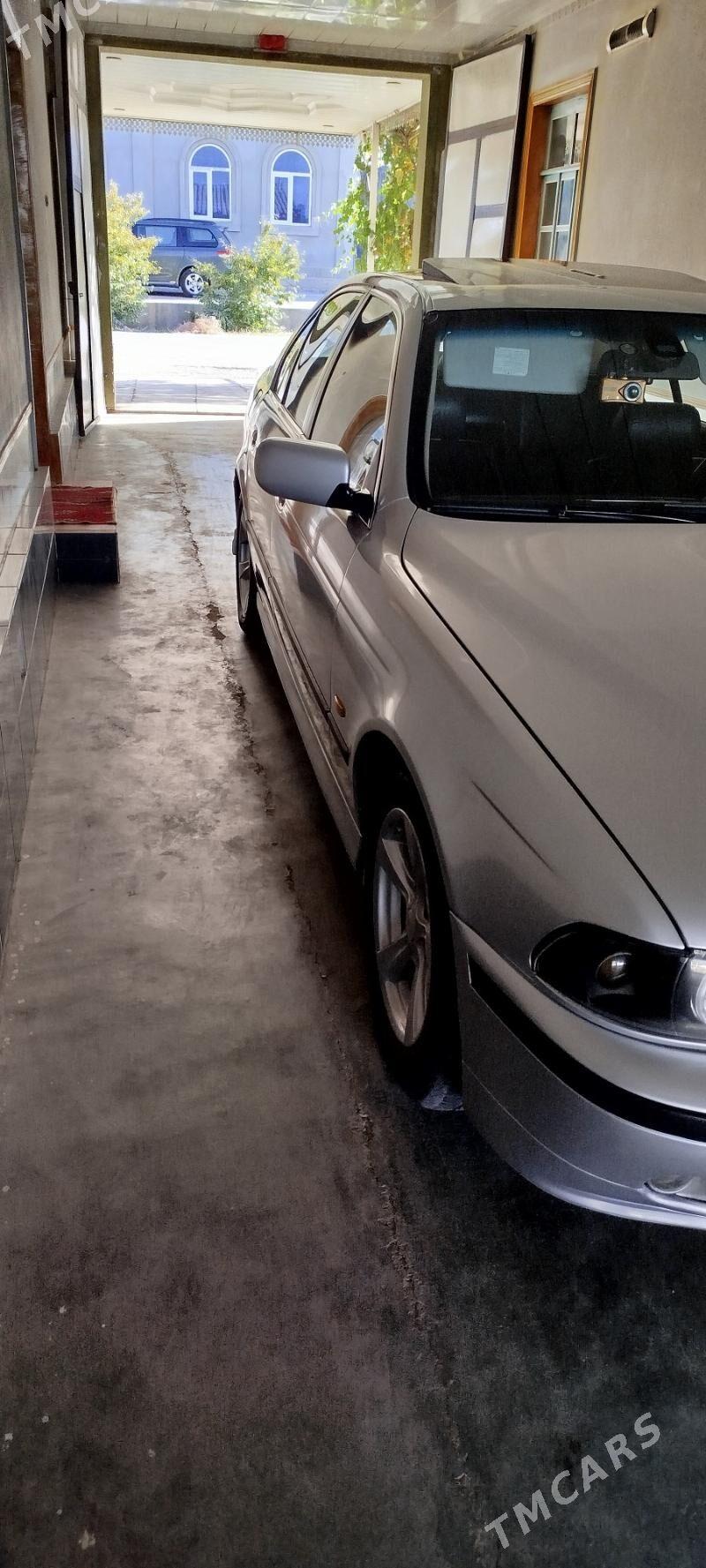 BMW E39 2002 - 110 000 TMT - Çärjew - img 8