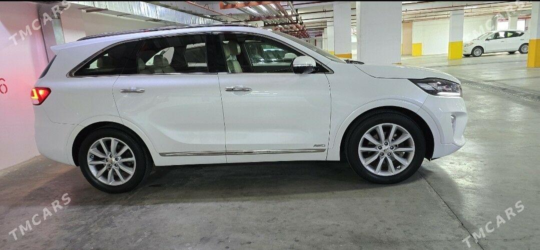 Kia Sorento 2018 - 360 000 TMT - Podwoýski köç. (Bitarap Türkmenistan şaýoly) - img 4