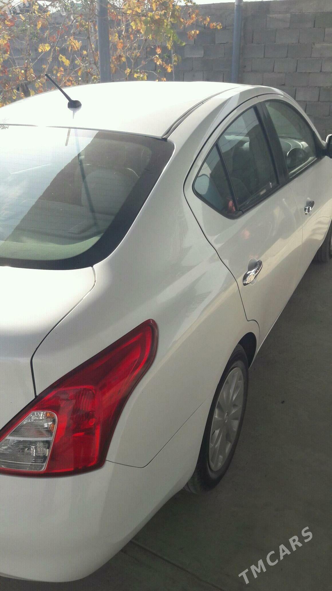 Nissan Versa 2011 - 122 000 TMT - Гёкдепе - img 3