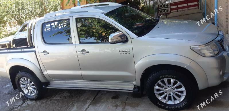 Toyota Hilux 2014 - 440 000 TMT - Фарап - img 5