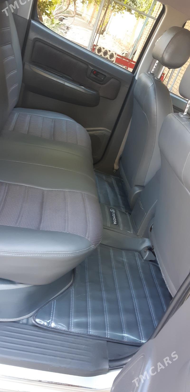 Toyota Hilux 2014 - 440 000 TMT - Фарап - img 8