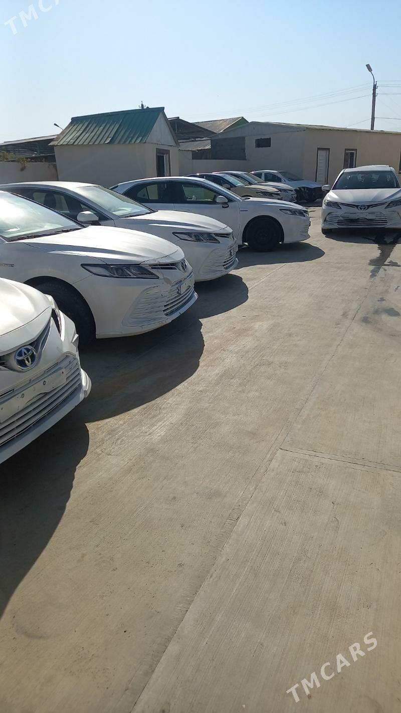 Toyota Camry 2021 - 216 000 TMT - Бузмеин - img 5