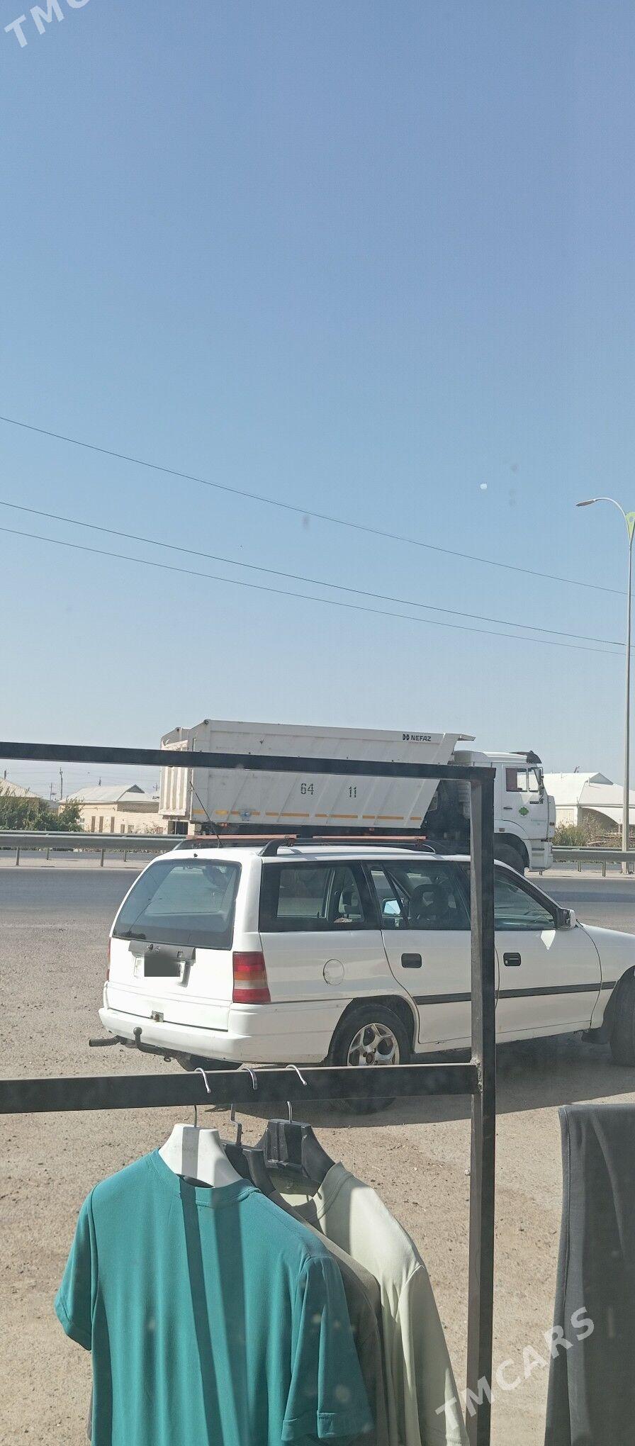 Opel Astra 1992 - 28 000 TMT - Мургап - img 4