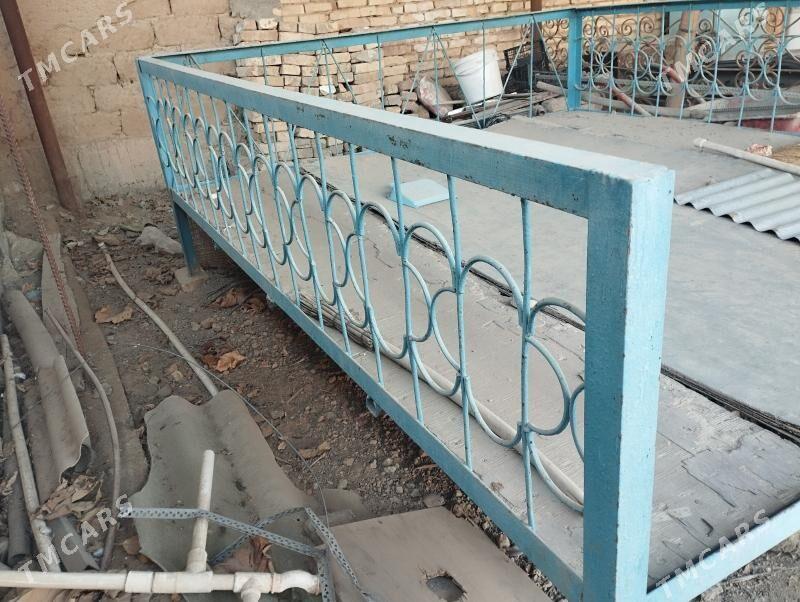 tapjan dursy bilen demirden - Ýalkym - img 1