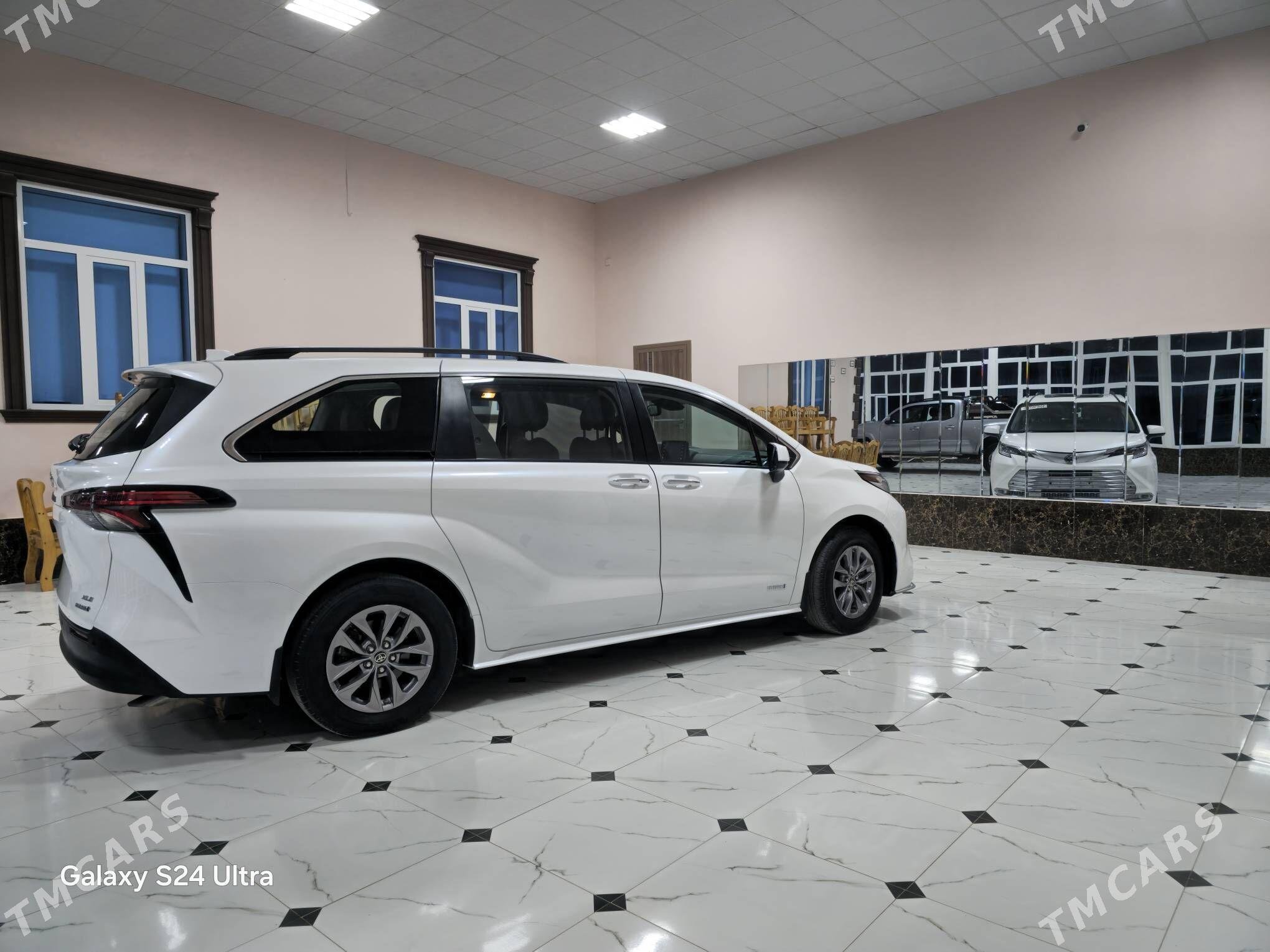 Toyota Sienna 2022 - 510 000 TMT - Dänew - img 3