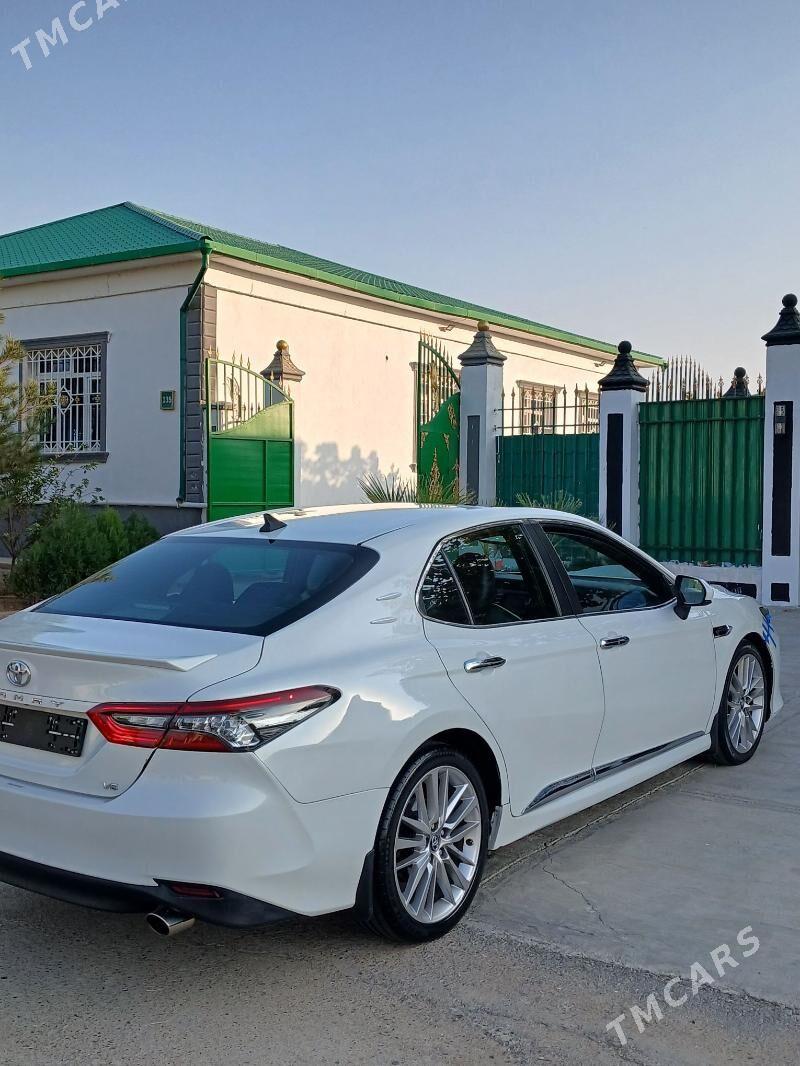 Toyota Camry 2019 - 280 000 TMT - Täze zaman - img 5
