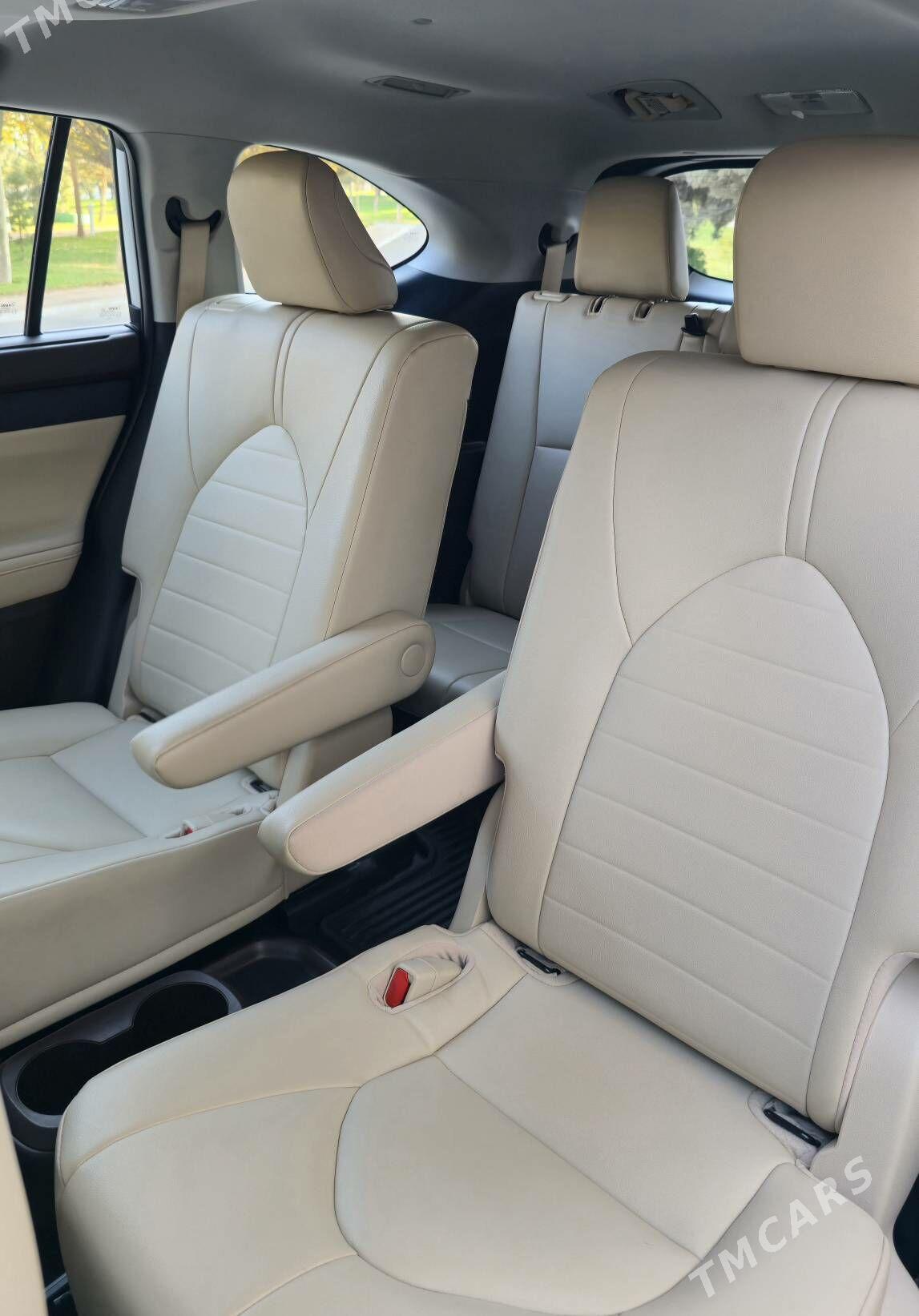Toyota Highlander 2022 - 680 000 TMT - Aşgabat - img 8