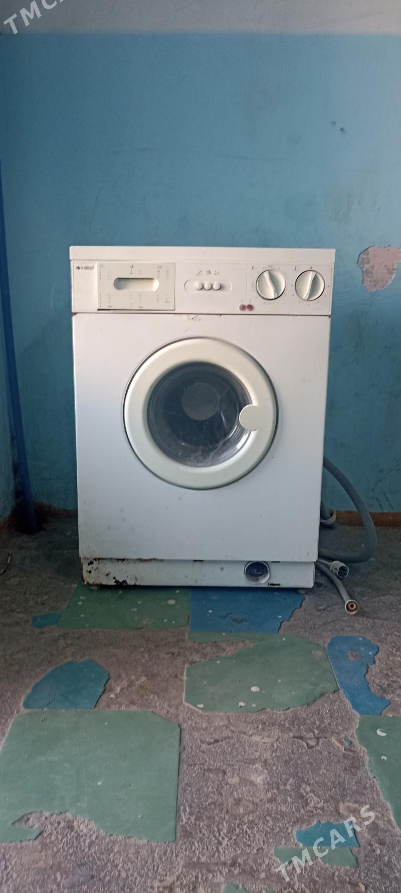 idesit kirmasyn - Howdan "W" - img 1