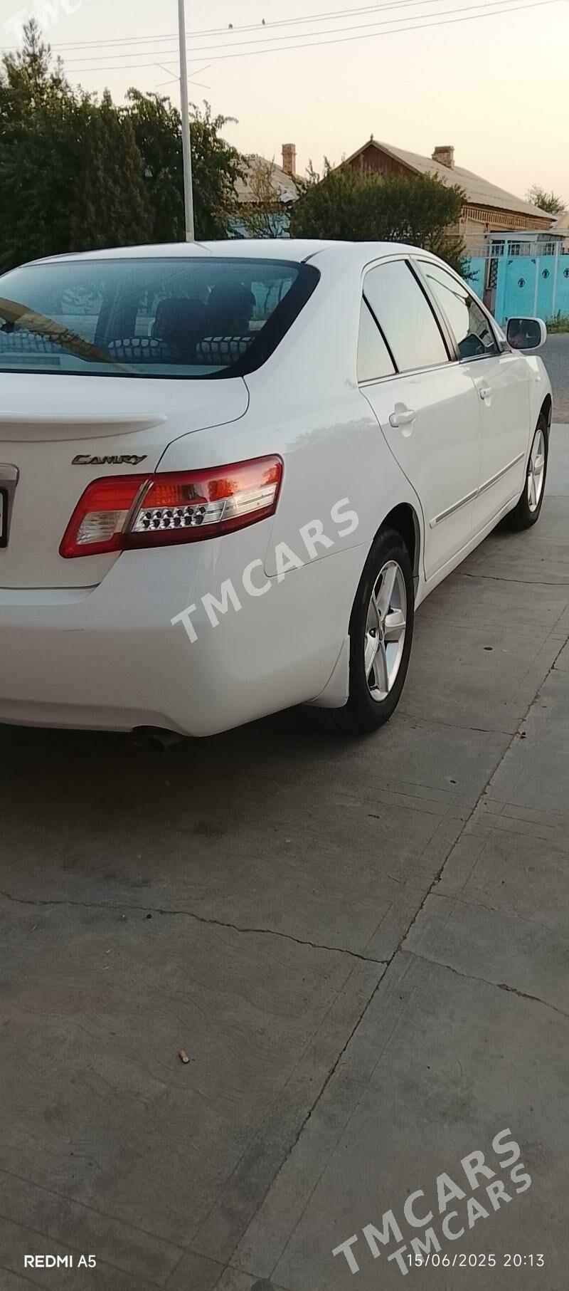 Toyota Camry 2011 - 155 000 TMT - Байрамали - img 2