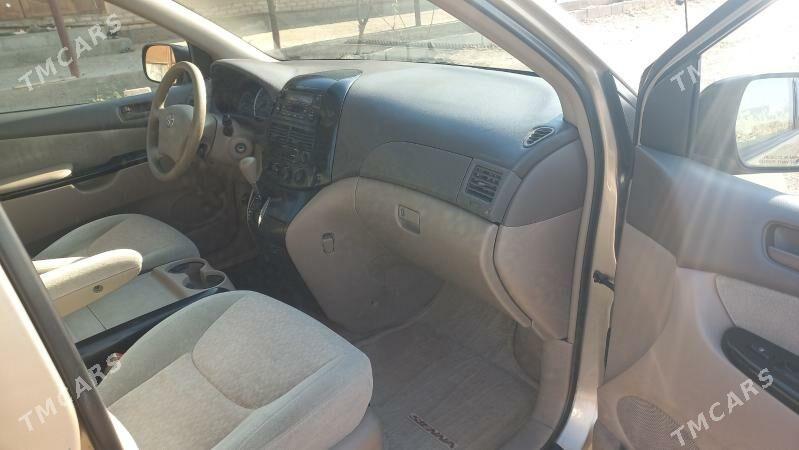 Toyota Sienna 2004 - 280 000 TMT - Köneürgenç - img 7