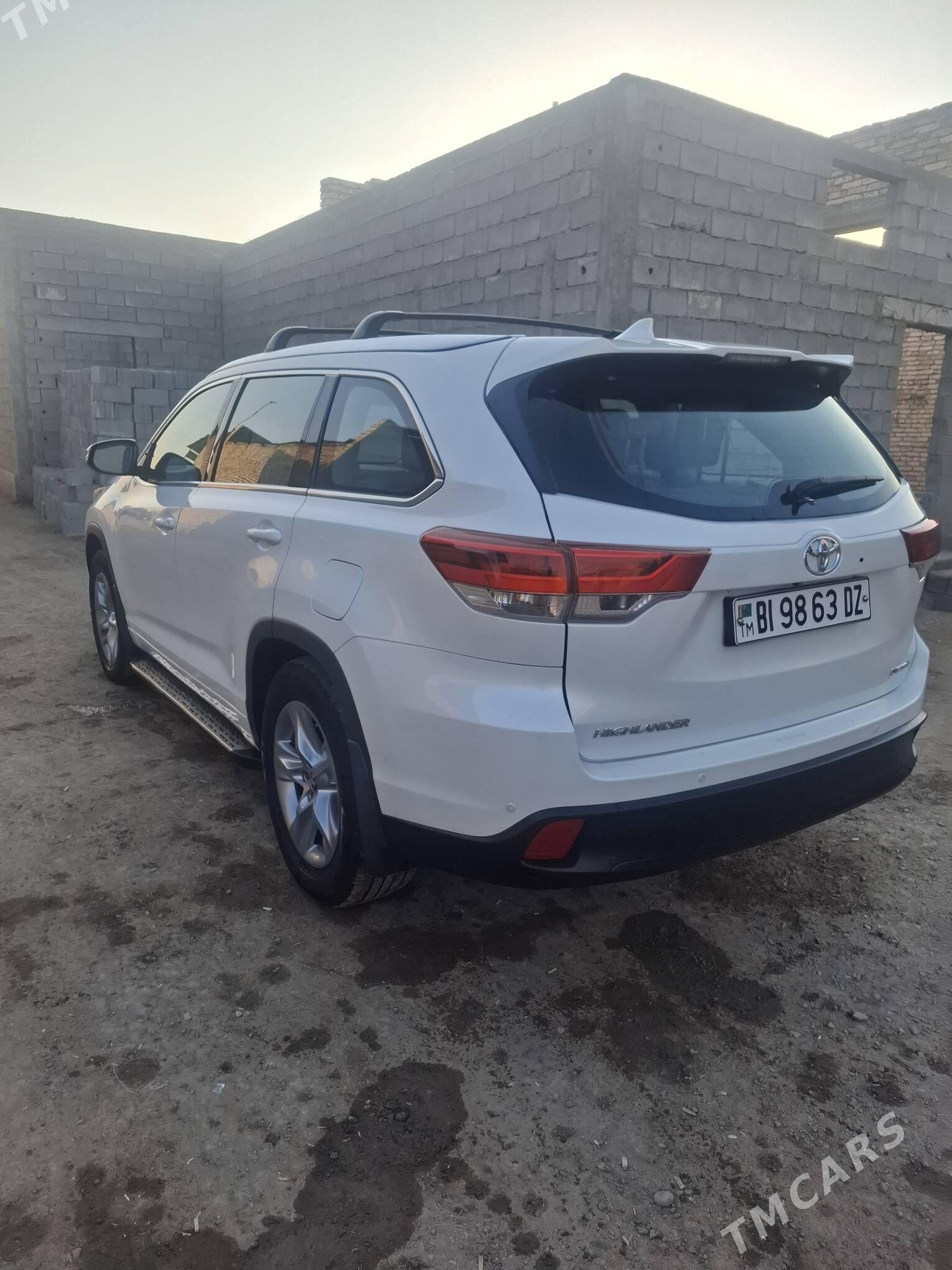 Toyota Highlander 2016 - 430 000 TMT - Köneürgenç - img 4