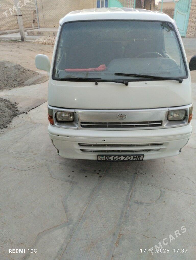 Toyota Hiace 1995 - 72 000 TMT - Мары - img 1