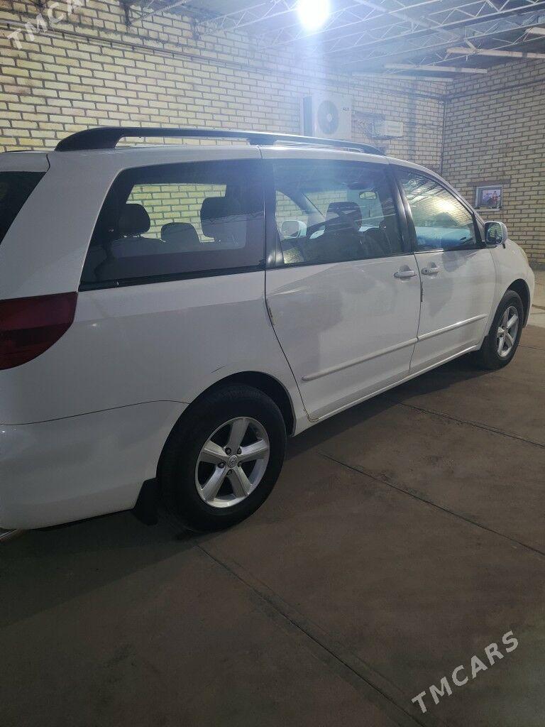 Toyota Sienna 2003 - 250 000 TMT - Сакарчага - img 4