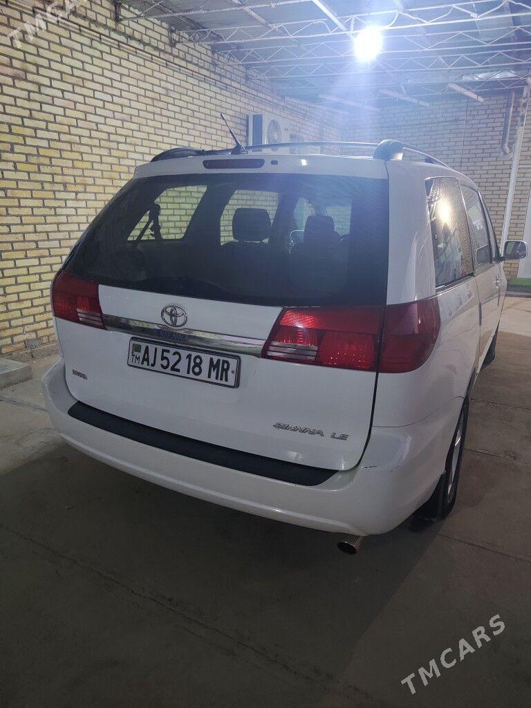 Toyota Sienna 2003 - 250 000 TMT - Сакарчага - img 3