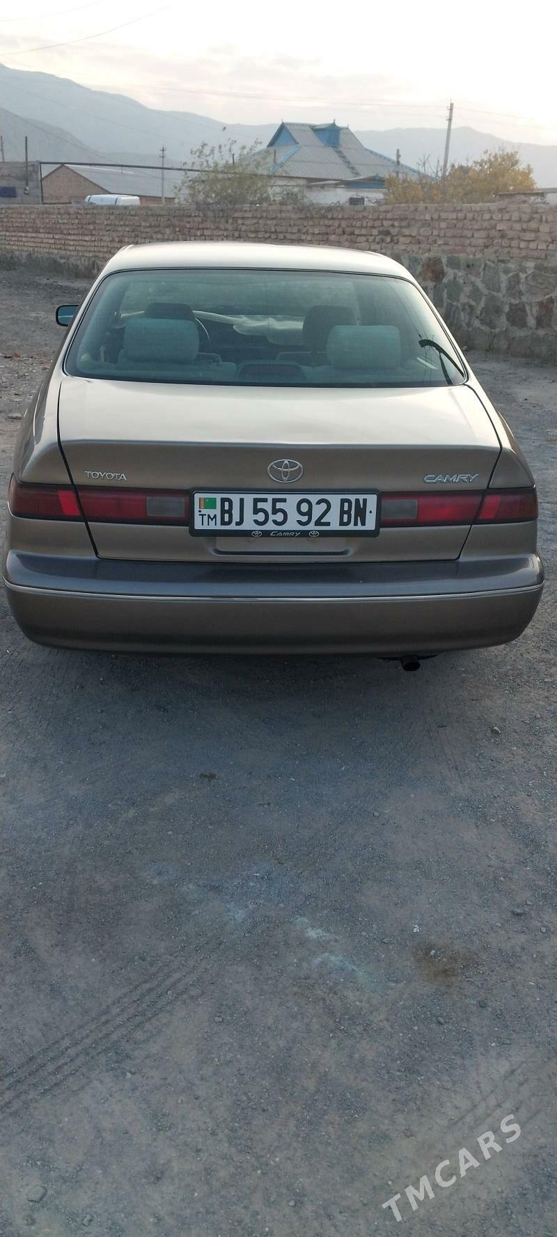 Toyota Camry 1999 - 130 000 TMT - Берекет - img 2