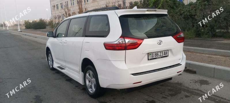 Toyota Sienna 2019 - 345 000 TMT - Бузмеин ГРЭС - img 3