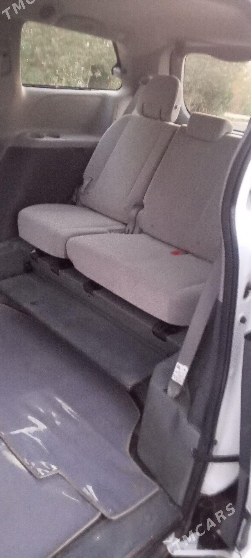 Toyota Sienna 2019 - 345 000 TMT - Бузмеин ГРЭС - img 10