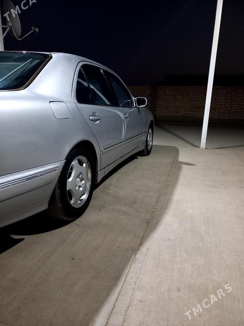 Mercedes-Benz E320 2001 - 100 000 TMT - Серахс - img 4