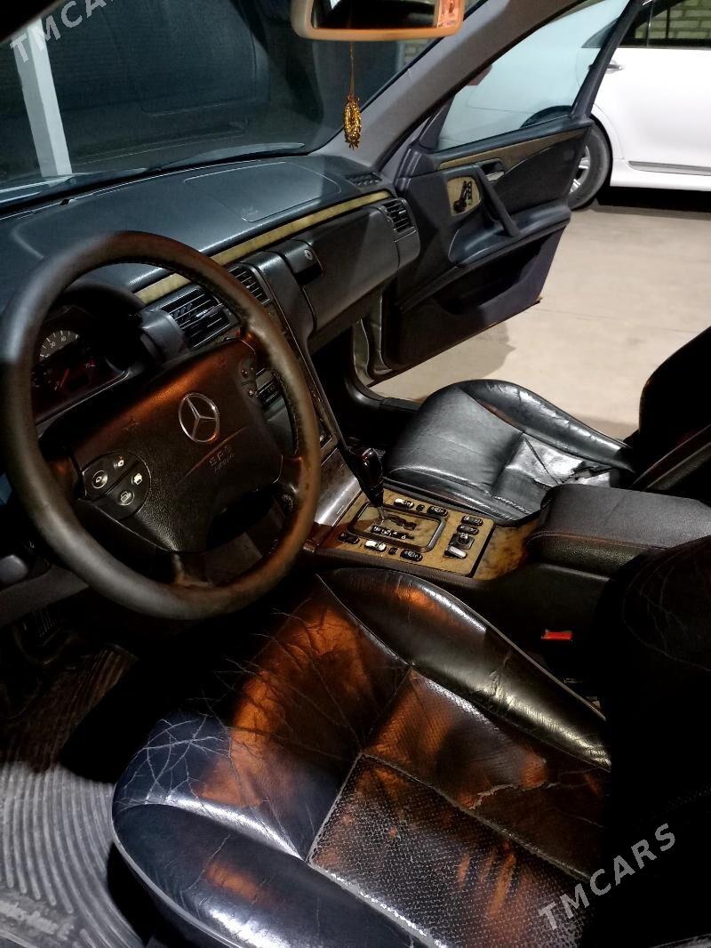 Mercedes-Benz E320 2001 - 100 000 TMT - Серахс - img 9