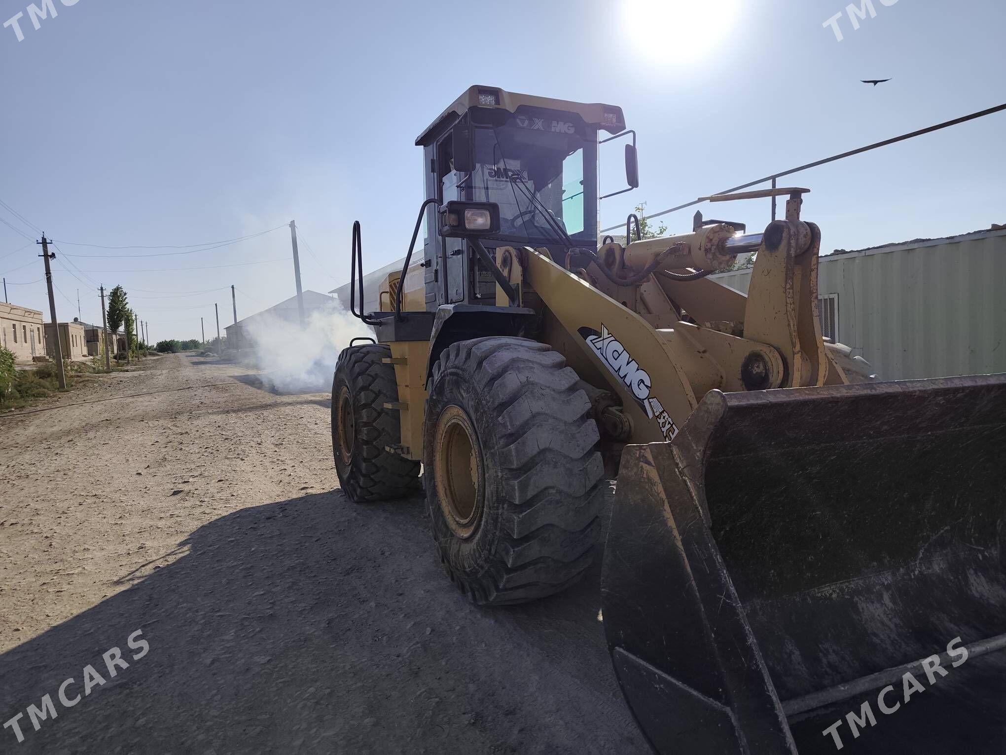 XCMG LW500F 2013 - 500 000 TMT - Шабатский этрап - img 6