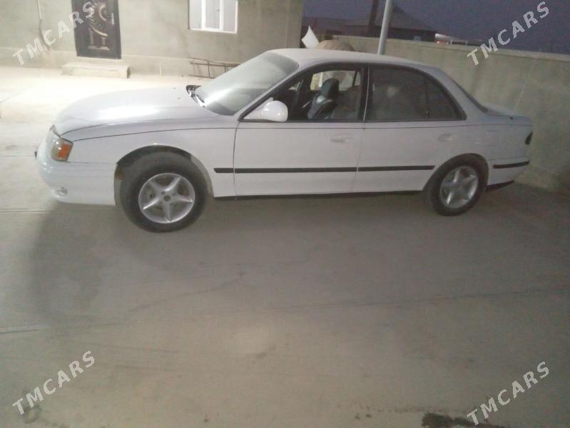 Toyota Avalon 1996 - 20 000 TMT - Kaka - img 4