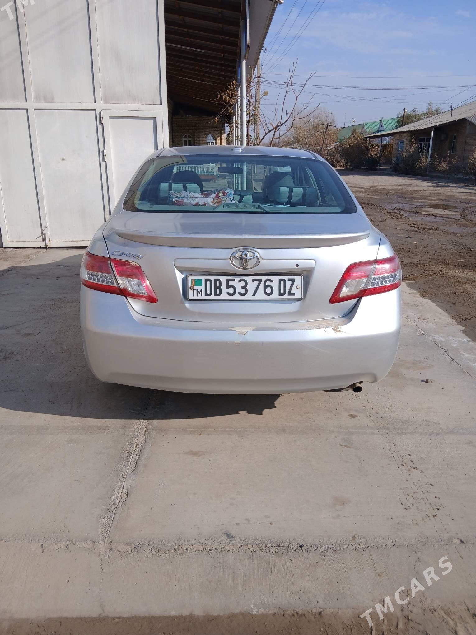 Toyota Camry 2011 - 200 000 TMT - Кёнеургенч - img 4