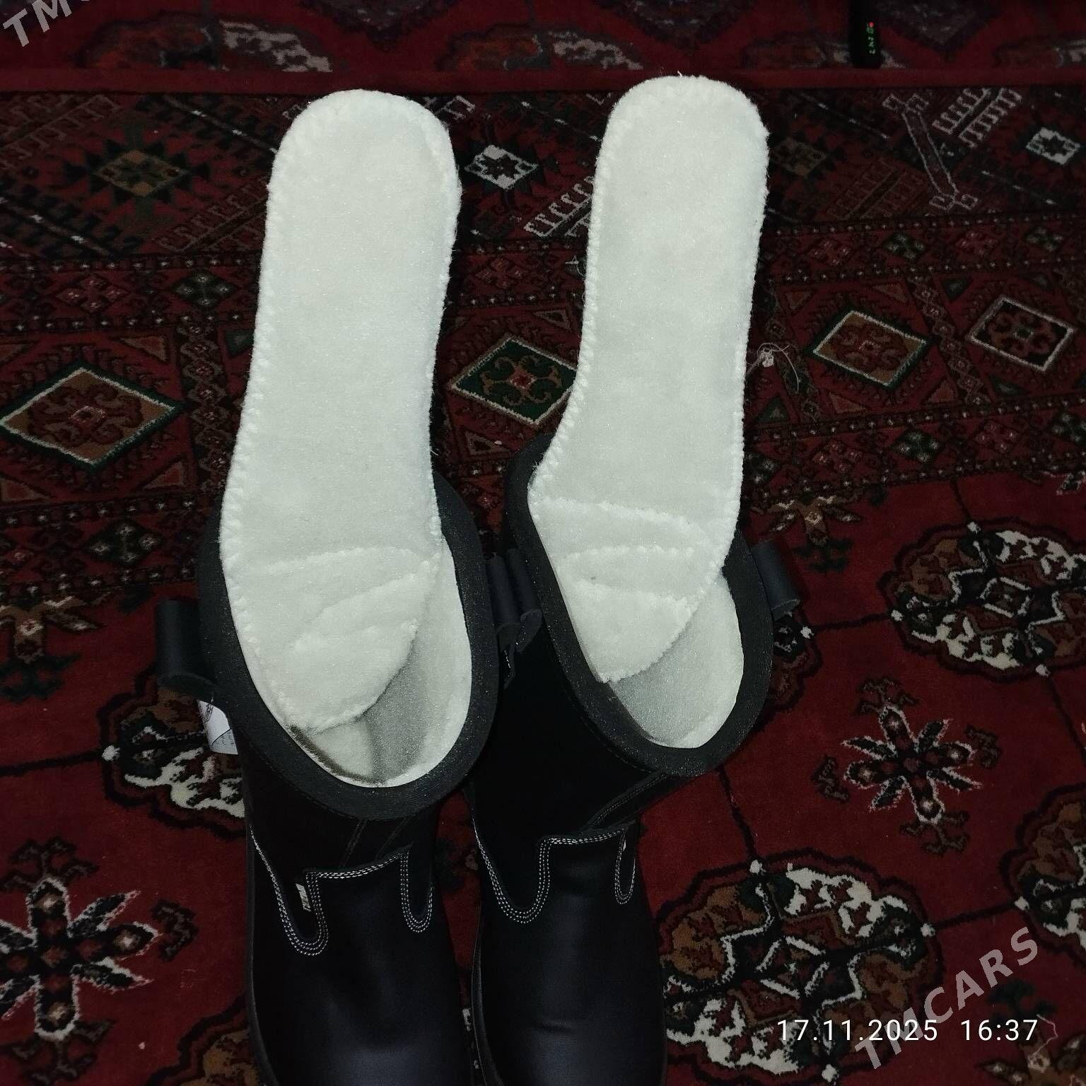 Ädik.  Сапог - Туркменабат - img 2